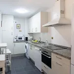 Soleado Con Terraza 아파트 *